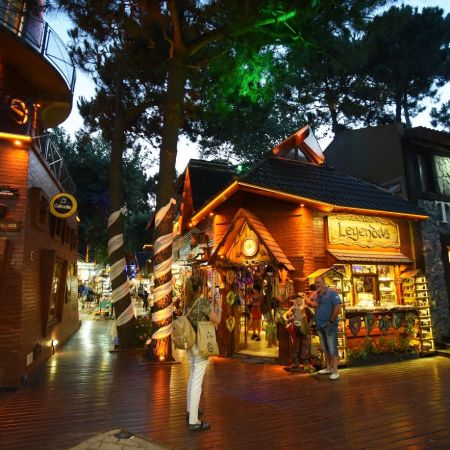 Mar de las Pampas va por la élite global: la “aldea joven” busca ser destino turístico internacional