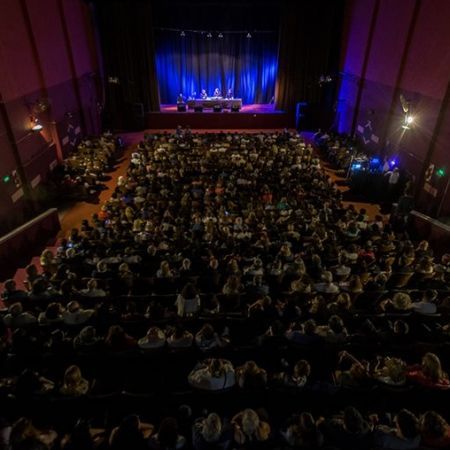 &iexcl;VILLA GESELL SE ENCIENDE! El Broche de Oro para una Temporada Hist&oacute;rica en el Teatro Municipal Atlas
